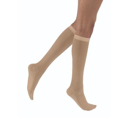 AW Style 18 Sheer Support Closed Toe Knee Highs - 20-30 mmHg AW Style 18 Sheer Support Closed Toe Knee Highs - 20-30 mmHg