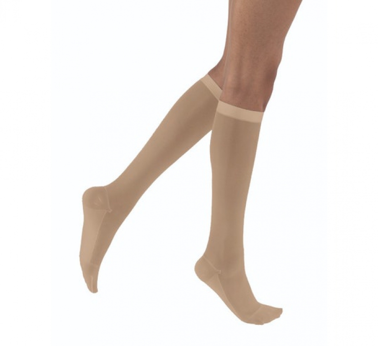 AW Style 18 Sheer Support Closed Toe Knee Highs - 20-30 mmHg